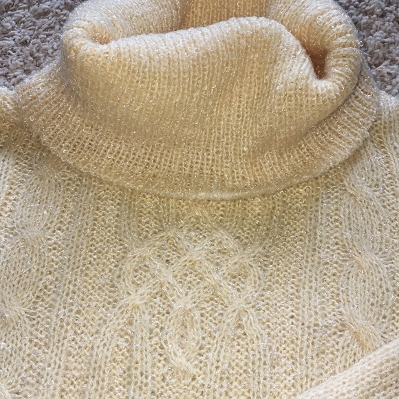 Turtleneck sweater sz M - Picture 2 of 4